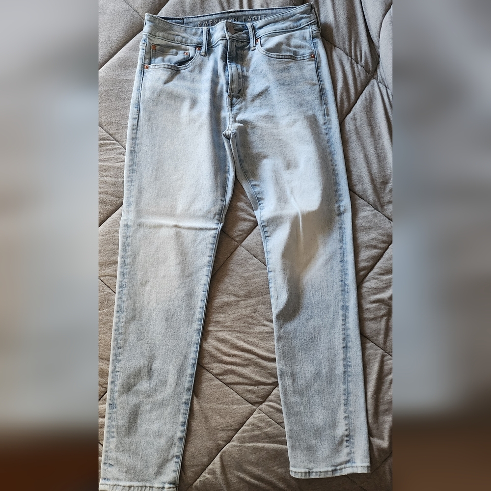 American Eagle Outfitters Light Wash Skinny Jeans